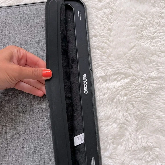 INCASE Laptop case - Picture 4 of 7